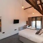 Duchess Of Hamilton Engine Shed Apartament