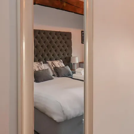 Duchess Of Hamilton Engine Shed Apartment *